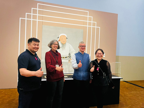 Нүүдэлчдийн шинэ төрхийг Европт нээж байна